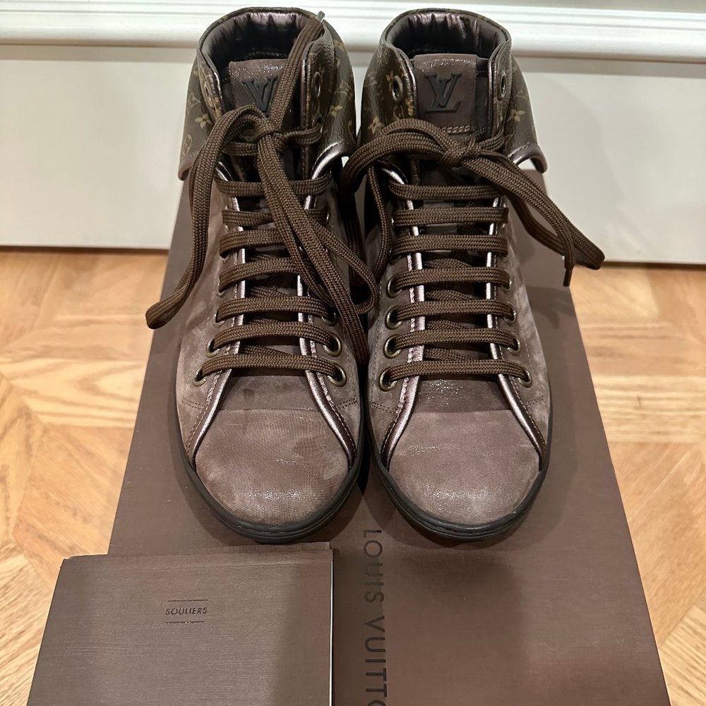 Louis Vuitton Womens Hightops Sneakers in Brown - Size 6 - Worn Once